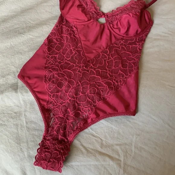 Out From Under by Urban Outfitters Burgundy Lace Thong Underwire Teddy - Picture 5 of 16